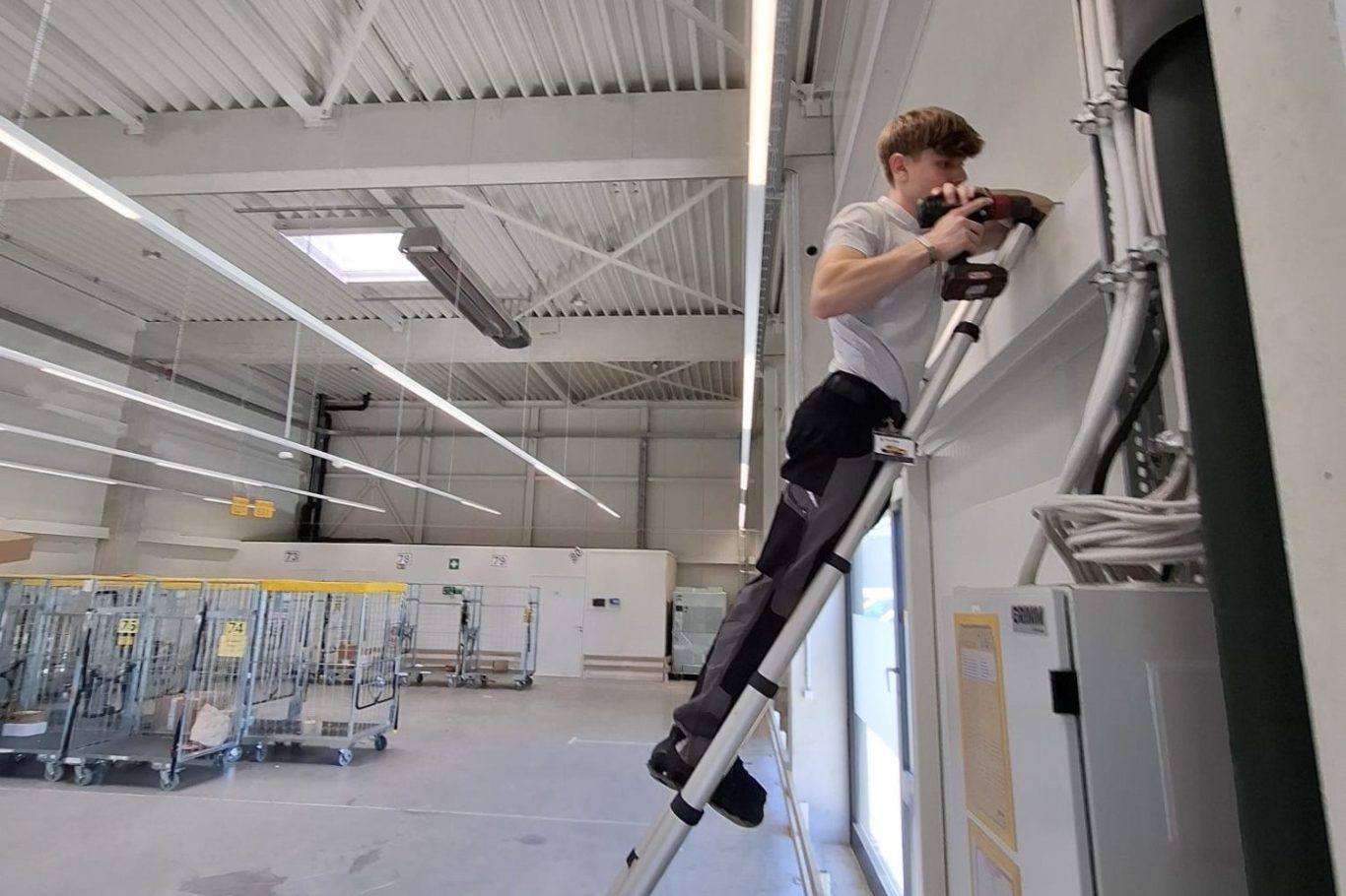 RäumWerk bei einem technischen Einsatz in einem Logistikzentrum